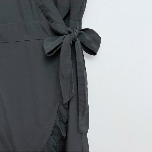 LOFT Black Flutter Sleeve V Neck Wrap Tie Waist Romper Dress Size 2 - Picture 4 of 13